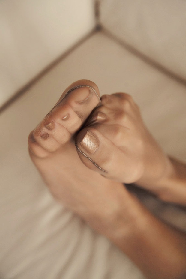 Pretty feet in nylon