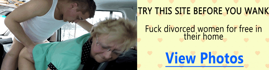 Sucking cock in a car